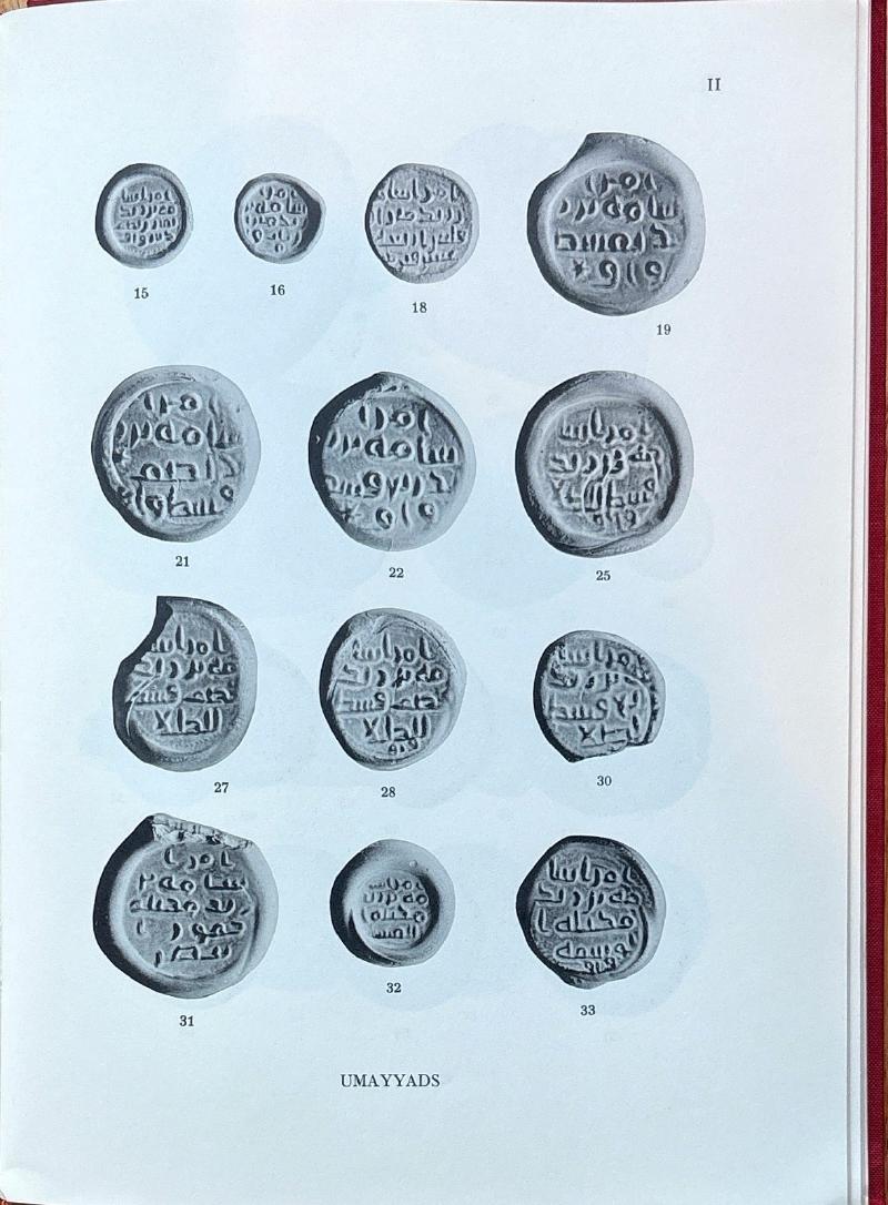 Umayyad, Abbasid and Tulunid: Glass Weights and Vessel Stamps — image 3